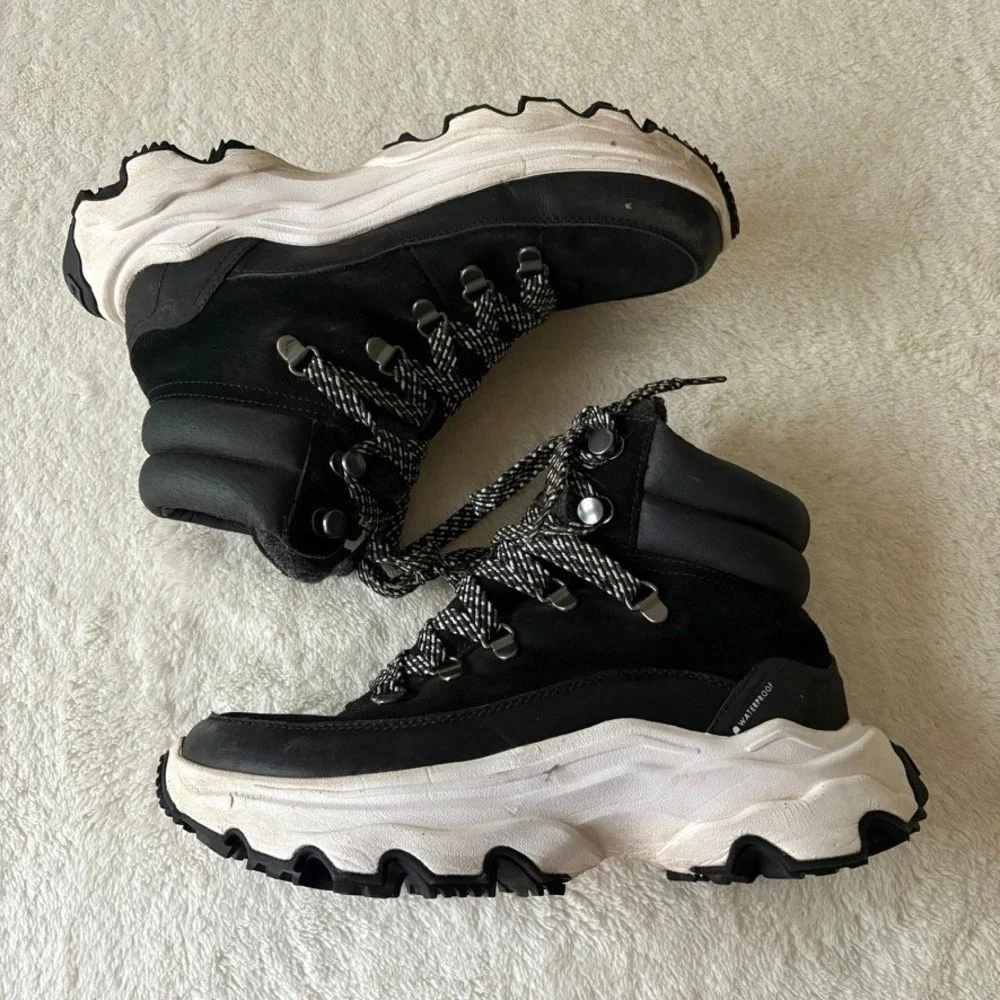 Sorel Kinetic Breakthru Conquest Boot Women's 8.5 Black White Waterproof Snow